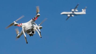 Bild: Julian Stratenschulte/dpa
Der Laserspezialist Trumpf steigt in die Rüstung ein. (Symbolbild)