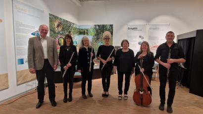 Bild: Janina Leinhäupl
Klassische Musik im GEO-Zentrum: Benefizkonzert zugunsten des Schülerlabors in Windischeschenbach begeistert mit Werken von Telemann bis Beethoven.