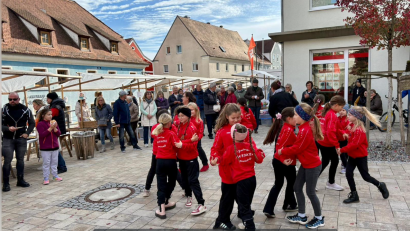 Bild: Gerlinde Graja
Besucher beim verkaufsoffenen Sonntag in Nabburg.