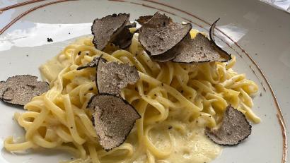 Bild: Gregor Tholl/dpa-Zentralbild/dpa
Tagliolini Al Tartufo Nero - Trüffelnudeln in einem Berliner Restaurant.
