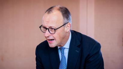 Bild: Christoph Soeder/dpa
Mit einer Online-Petition richteten sich Tausende gegen Merz und seine „Stadtbild“-Äußerung. (Archivbild)
