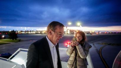 Bild: Kay Nietfeld/dpa
Abflug aus Kanada – Verteidigungsminister im Fokus