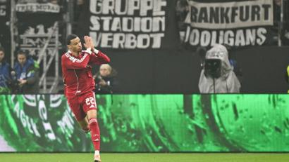 Bild: Arne Dedert/dpa
Kein großer Jubel: Der ehemalige Frankfurter Ekitiké nach dem 1:1