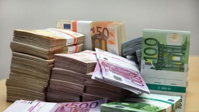 Symbolbild: Gerhard Götz
Viel Fördergeld benötigen strukturschwache Gemeinden dafür, um ihren Pflichtaufgaben nachzukommen und Schulden abzubauen. 4,8 Millionen Euro Stabilisierungshilfe fließen dieses Jahr an 9 Gemeinden im Landkreis Tirschenreuth.