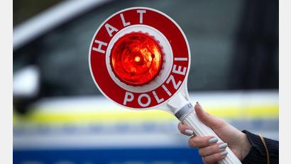 Bild: Soeren Stache/dpa
Der Mann war schon elf Mal ohne Führerschein am Steuer erwischt worden. (Symbolbild)
