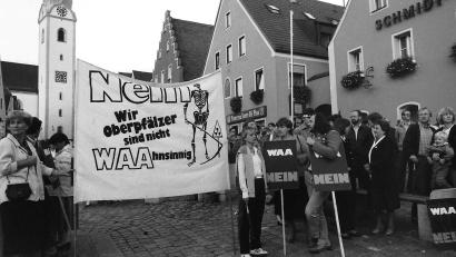 Bild: Wolfgang Nowak
Eine Anti-WAA-Demo auf dem Marktplatz in Schwandorf.