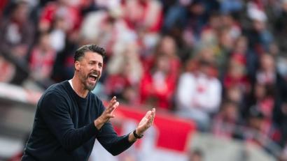 Bild: Marius Becker/dpa
Augsburg-Trainer Sandro Wagner ist in dieser Saison bereits dreimal verwarnt worden. (Archivfoto)