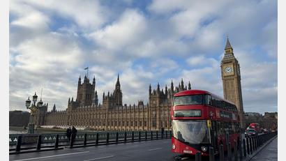 Bild: Julia Kilian/dpa
Im britischen Parlament soll es zunächst keine Debatte über die Verwicklung von Prinz Andrew in den Missbrauchsskandal um den verstorbenen US-Multimillionär Jeffrey Epstein geben. (Symbolbild)