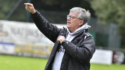 Bild: Hubert Ziegler
Roland Winkler, Trainer TSV Königstein, kann mehr als zufrieden sein mit den Leistungen seiner Mannschaft. Und er macht sich Gedanken über überflüssige Spielabsagen.