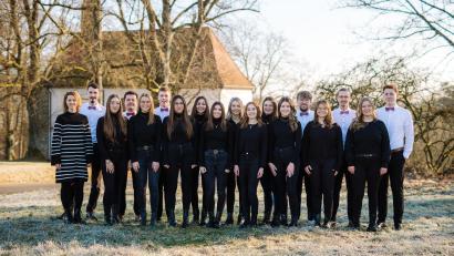 Bild: exb; Polyphonia/Daniel Zeitler
Der Chor Polyphonia freut sich zusammen mit dem Männerchor Eintracht Reuth und den Dießfurter Schlossbläsern auf ein gemeinsames Konzert voller Musik, Gemeinschaft und herbstlicher Stimmung.