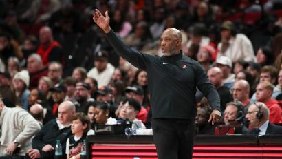 Bild: Amanda Loman/AP/dpa
Portlands Trainer Chauncey Billups wurde im Zuge von Untersuchungen zu illegalem Glücksspiel festgenommen.