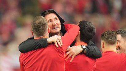 Bild: Thomas Frey/dpa
Schöne Betzenberg-Erinnerungen: Im April siegte Miroslav Klose (M) mit dem 1. FC Nürnberg in Kaiserslautern. (Archivbild)