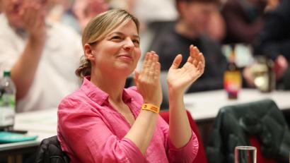 Bild: Daniel Löb/dpa
Landtagsfraktionschefin Katharina Schulze forderte von ihren Parteifreunden Optimismus und Kampfbereitschaft.