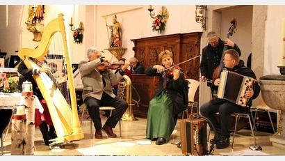 Bild: Bertram Erhardt/exb
Das traditionelle Weihnachtskonzert "Salzburger Bergadvent" in der Stiftbasilika Waldsassen.