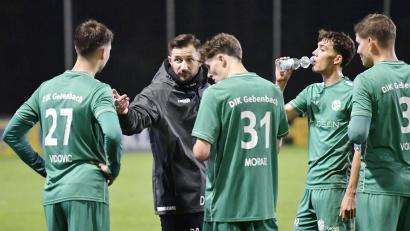 Bild: Hubert Ziegler
DJK-Trainer Dominic Rühl fordert gegen den SC Großschwarzenlohe einen Sieg seiner Mannschaft.