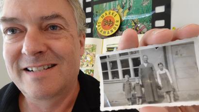 Bild: ui
Wie so viele seiner Generation wuchs Dieter Weiß (links) mit den Geschichten von Lurchi und den Salamander-Schuhen auf. Die gab es erstmals fünf Jahre nach der Gründung vor 100 Jahren im Schuhhaus Weiß von Opa Emmeram (Zweiter von rechts) und von Papa Erwin (Dritter von rechts), das Dieter 1994 übernahm.
