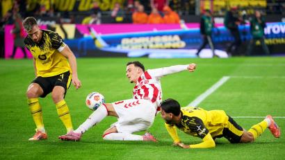 Bild: Bernd Thissen/dpa
Said El Mala (M) stellte die BVB-Defensive immer wieder vor Probleme.