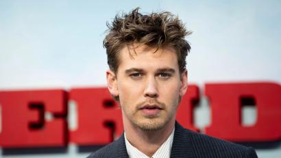 Bild: Scott A Garfitt/Invision/AP/dpa
Austin Butler könnte in einer „Miami Vice“-Neuauflage die Nachfolge von Don Johnson antreten. (Archivbild)