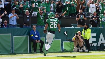 Bild: Matt Rourke/AP/dpa
Zwei Touchdowns für Saquon Barkley.