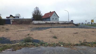 Bild: wro
Für die Nutzung des Grundstückes zwischen der Staatsstraße 2170 und der Alten Straße in Fuchmühl gibt es derzeit vier Gestaltungsvarianten.