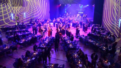 Bild: Kunz
Eine volle Weidener Max-Reger-Halle. Die gab es zum Bürger- und Polizeiball am Samstagabend zu sehen.