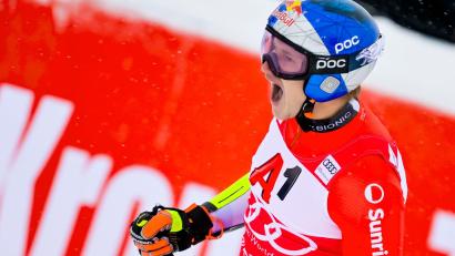 Bild: Gian Ehrenzeller/KEYSTONE/dpa
Feierte in Sölden seinen 46. Weltcup-Sieg: Marco Odermatt.
