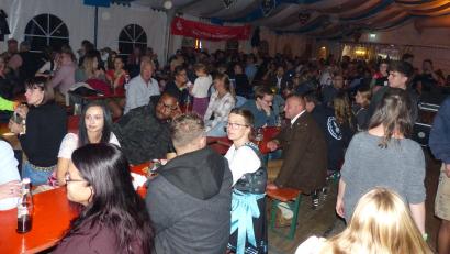 Bild: hme
Das Festzelt in Weiherhammer war am Samstagabend brechend voll.