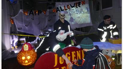 Bild: rn
Beim Gruselspaziergang durch Eschenbach gings schaurig zu.