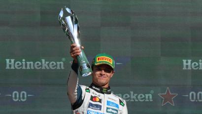 Bild: Fernando Llano/AP/dpa
Mit einem Punkt Vorsprung der neue WM-Führende: Lando Norris-