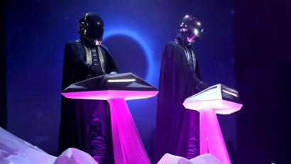 Bild: Matt Sayles/Invision/AP/dpa
Bis zu ihrer Trennung im Februar 2021 verkaufte das Duo  Daft Punk über 80 Millionen Tonträger weltweit. (Archivbild)
