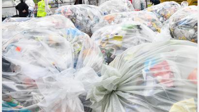 Symbolbild: Petra Hartl
Die Stadt Weiden will mit Überwachungskameras gegen illegale Müllablagerungen vorgehen.