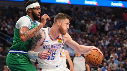 Bild: LM Otero/AP/dpa
Isaiah Hartenstein (r.) ragte bei den Thunder vor allem in der Schlussphase heraus.