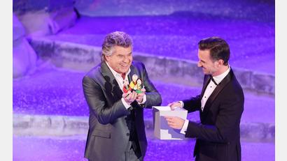 Bild: Bodo Schackow/dpa
Silbereisen moderiert eine Talkshow zu Ehren von Andy Borg. (Archivbild)