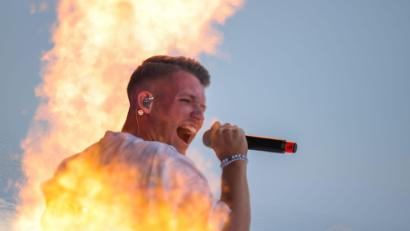 Bild: Christoph Reichwein/dpa
Erst Feuer, jetzt Eis: Julian Sommer zieht es im Winter auch auf die Skipiste. (Archivbild)