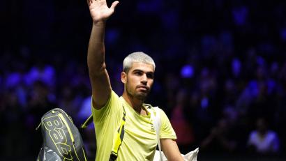 Bild: Dimitar Dilkoff/AFP/dpa
Carlos Alcaraz verabschiedet sich schon nach der zweiten Runde aus Paris.