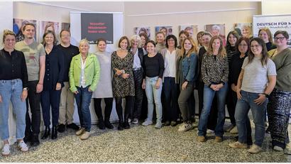 Bild: Jasmin Müller
Die AK-Mitglieder mit der Referentin Elisabeth Mützel (dritte von links) und der Leiterin Helga Forster (fünfte von links)