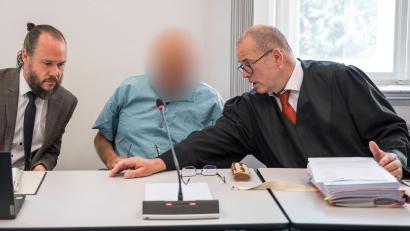 Bild: Daniel Vogl/dpa
Die Verteidiger des 74-jährigen Angeklagten haben Revision gegen das Urteil des Landgerichts Bamberg eingelegt. (Archivbild)