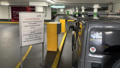 Bild: ge
Künftig geht es hier ohne Schranke hinein und hinaus – die Schlossgarage in Sulzbach-Rosenberg erhält ein Torsystem mit automatischer Kennzeichenerkennung.