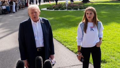 Bild: Julia Demaree Nikhinson/AP/dpa
Kai Trump (l.) gibt ihr Debüt auf der LPGA Tour. (Archivbild)