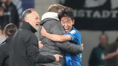 Bild: Marc Schüler/dpa
Der Darmstädter Hiroki Akiyama leitete das Darmstädter Torfestival gegen Schalke ein.
