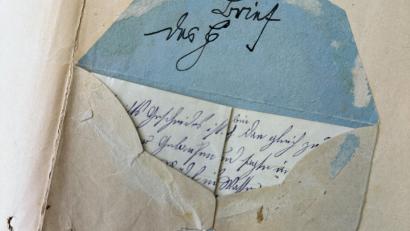 Bild: Staatsarchiv Amberg
Der entflohene Häftling schrieb seine Beobachtungen in diesem Brief an die Polizei. So konnte der Täter später überführt werden.