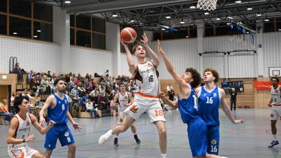 Bild: Tobias Schwarzmeier
Gegen die aggressive Verteidigung Gothas sind schnelle Angreifer wie Luke Archer (am Ball) gefragt.