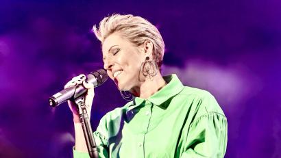 Bild: Adrian Bedoy/exb
Schlager-Star Alexandra Hofmann kommt im April 2027 nach Theuern.