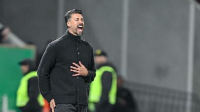 Bild: Harry Langer/dpa
Kann er Krisenmanager? Augsburgs Trainer Sandro Wagner.