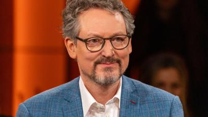 Bild: Focke Strangmann/dpa
Eckhart von Hirschhausen sagt, dass Fleischessen „längst kein Teil meiner kulturellen Identität mehr“ ist. (Archivfoto)