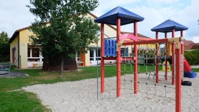 Archivbild: do
Für die Sanierung und Erweiterung der Kindertagesstätte in Schlammersdorf sollen 400.000 Euro in die Hand genommen werden.
