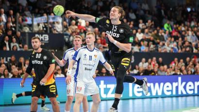 Bild: Daniel Karmann/dpa
Juri Knorr zeigt gegen Island die beste Leistung seit langem.