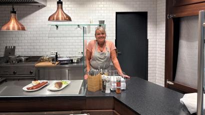 Bild: Jona Lang
Besitzerin Květa Baulovičová eröffnete das Lokal "Böhmischer Traum" im Untergeschoss im NOC Weiden.