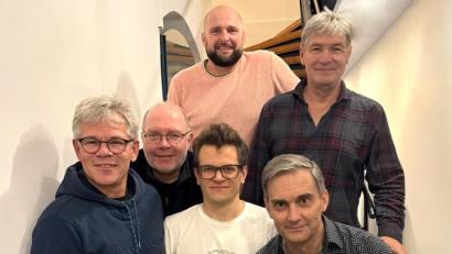 Bild: ge
Das ist die "Red Fox Blues Band" (hinten von links): Stefan Sehnke und Peter Wolf. Vorne von links: Matthias Weber, Thommy Müller, Matthias Sommer und Stephan Kiesel.