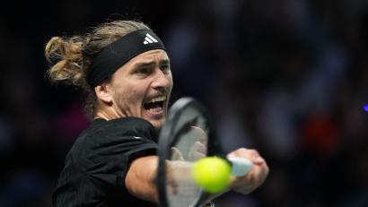 Bild: Christophe Ena/AP/dpa
Gegen Jannik Sinner ist Tennisprofi Alexander Zverev chancenlos.